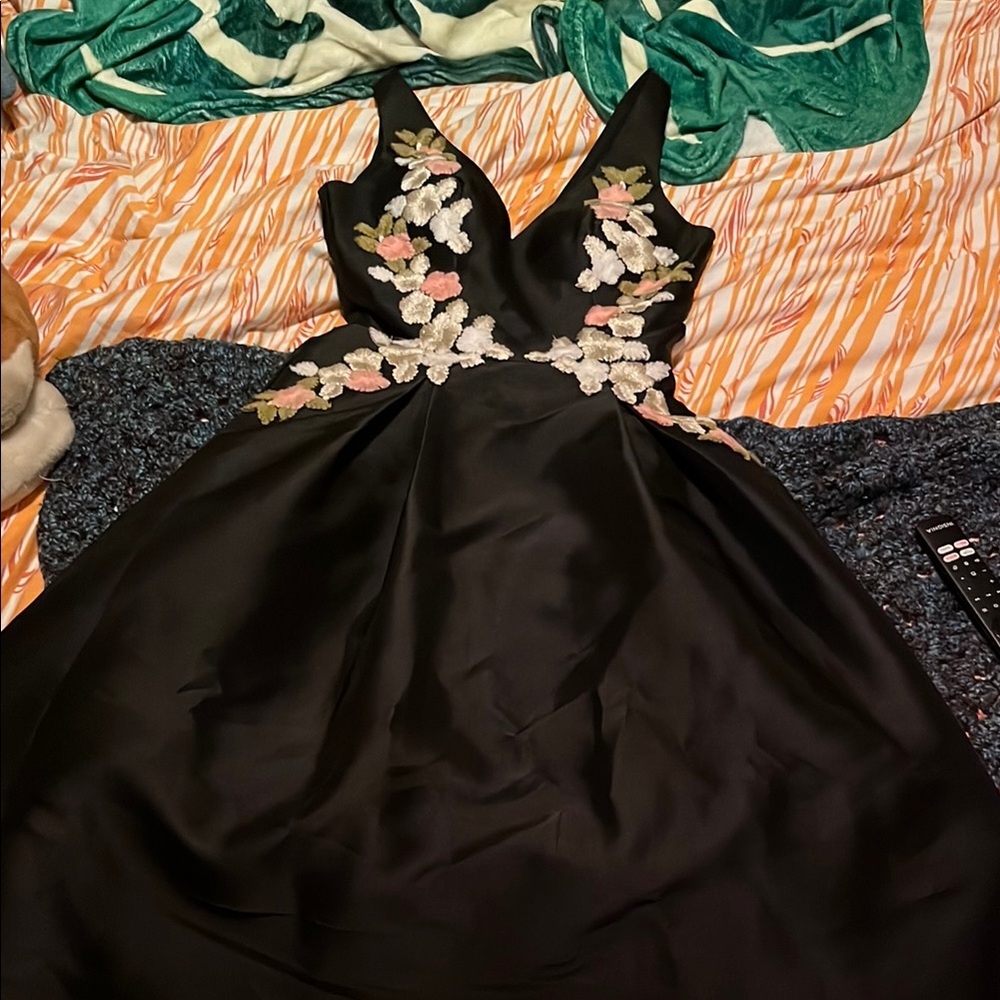 1950s vintage Black Dress with Floral Embroidery